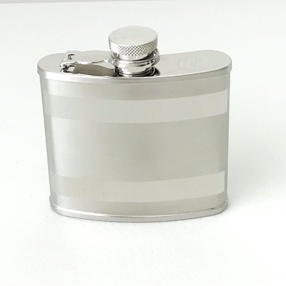 Groomsmen Gifts 8 Liquor Flasks New in Box Stainless Steel With Funnel - Picture 4 of 7